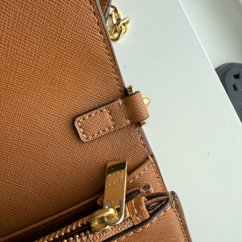 Tory Burch Robinson Wallet on Chain - Brown - Picture 11 of 13